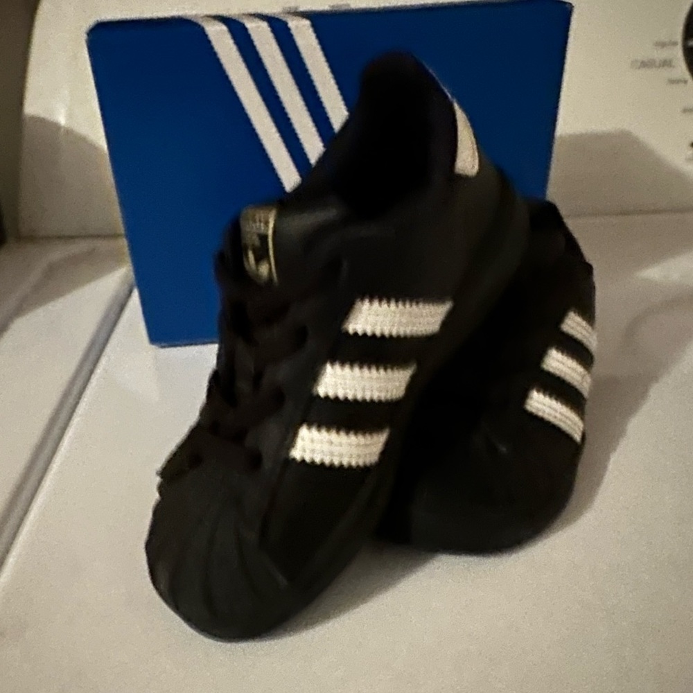 Black Adidas Shell Toes - Picture 5 of 6